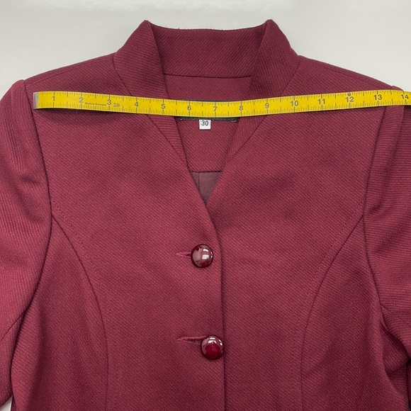 Elegant Coat with Side Pockets - Picture 11 of 15